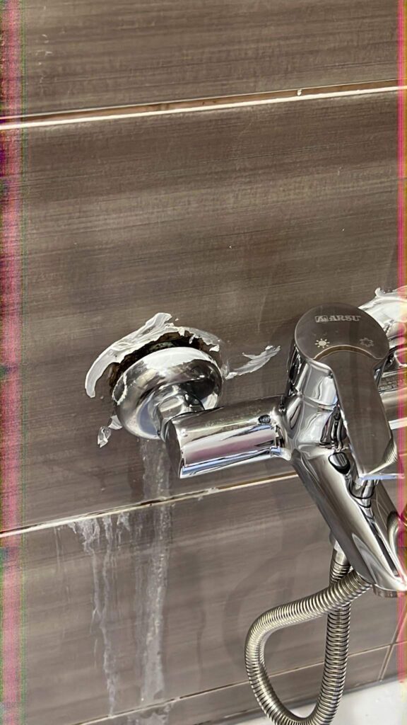 Mersin acil tesisatçı ekibi kırık boru müdahalesiProfesyonel su kaçağı tespit cihazları 7/24 hizmet veren tesisat servis aracı Mersin